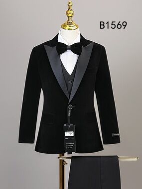 NWT Kids World of USA Boys Black Velvet Four Piece Suit Size 18